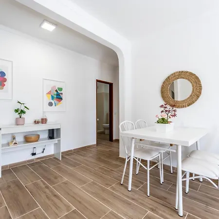 Apartment Luminous 2bdr Flat W/balcony By Lovelystay
