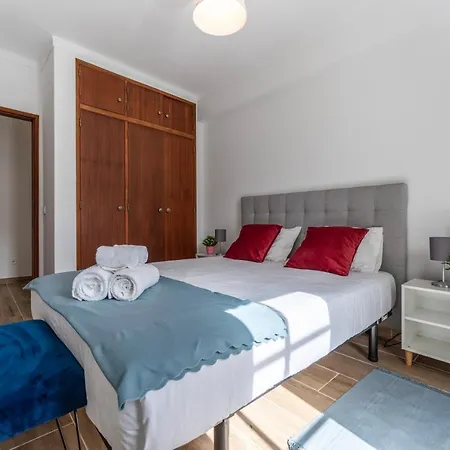 Luminous 2bdr Flat W/balcony By Lovelystay Albufeira